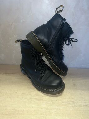 Dr. Martens Black Lace-Up/side Zip Boots 🖤 Youth Size 3